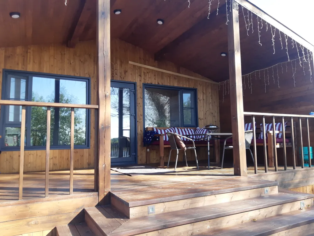 Коттедж Дом на Волге с рубленной баней и банным чаном — Бор