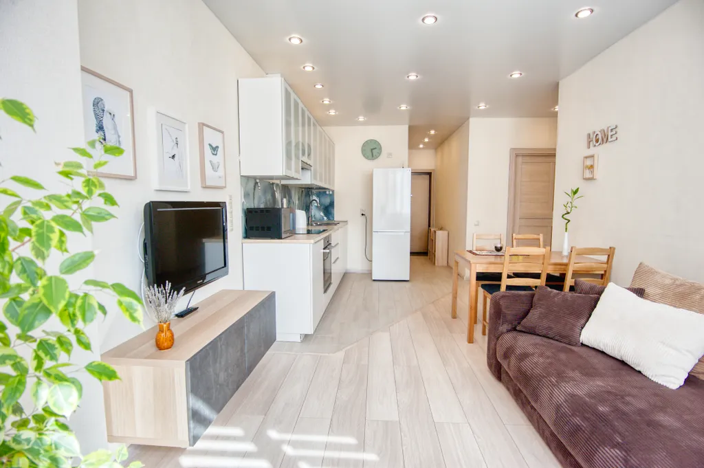 Евротрешка рядом с МТЛ Ареной и пляжем реки Волга