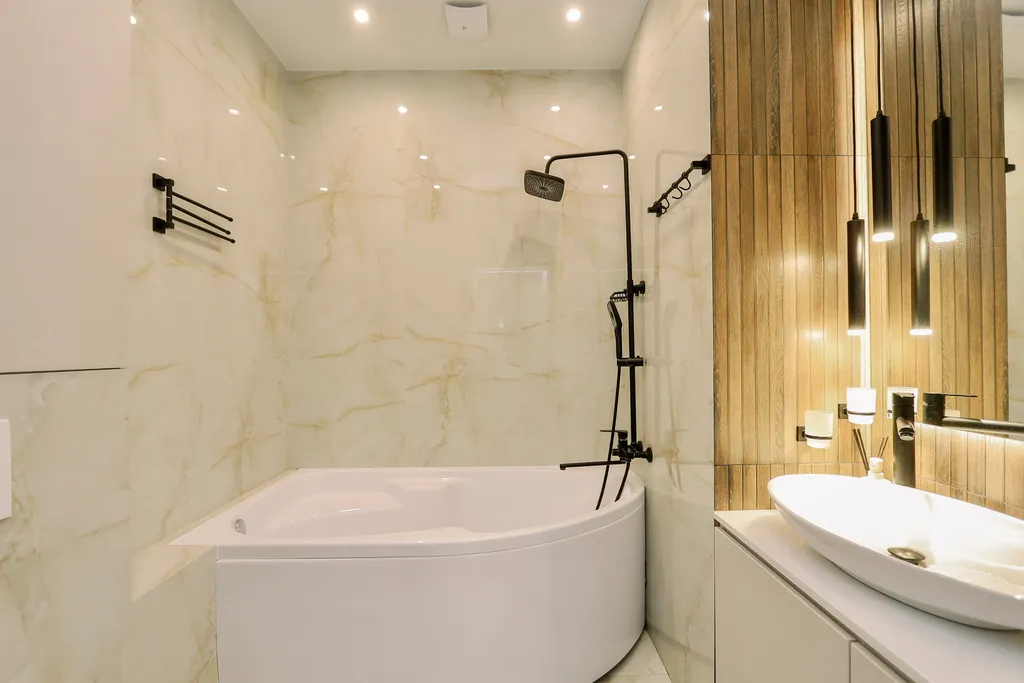 Апартаменты с видом на пруд и историческую часть города