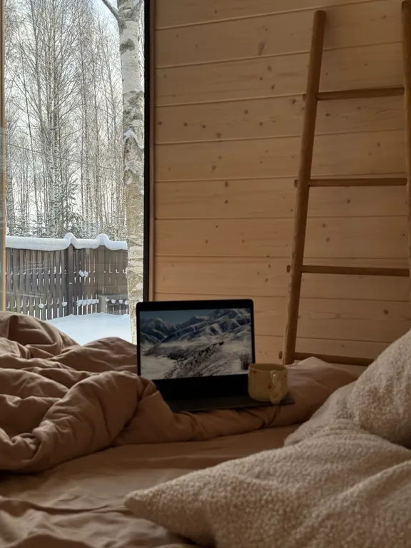 С сауной и камином одноэтажный барн в березовой роще