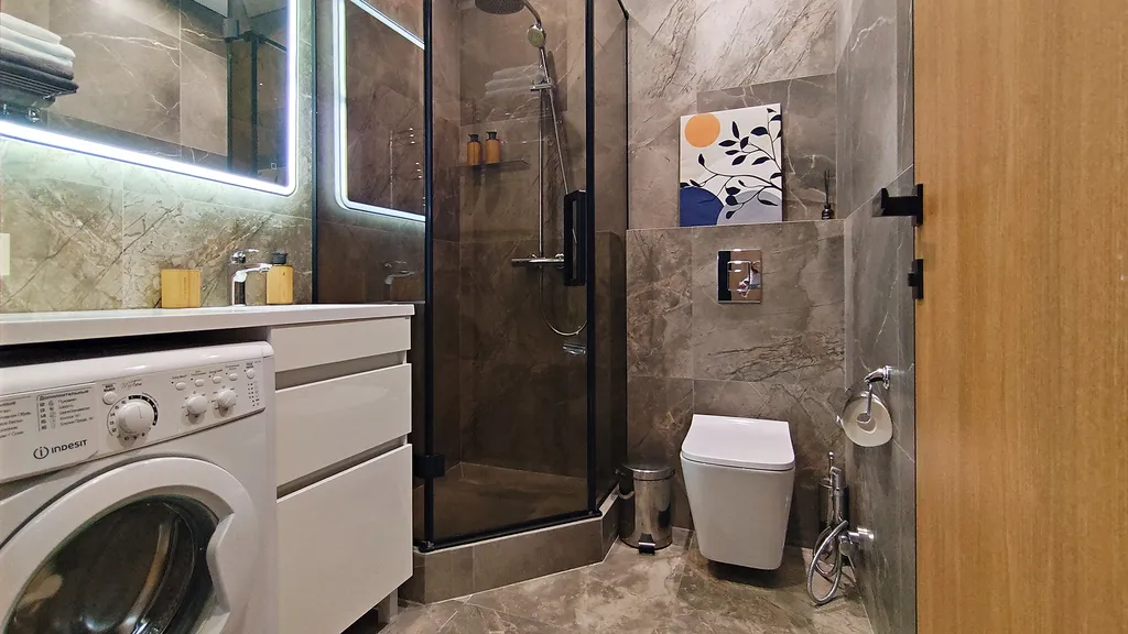 Вид на горы с балкона - апартамент со спальней в центре курорта