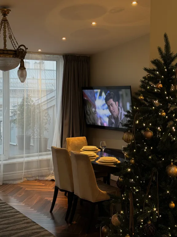 Терраса с видом на Невский