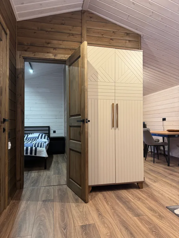 Коттедж Домик на поляне — Светлое