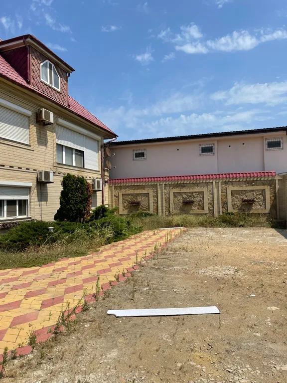 Часть дома с отдельным входом в 3 минутах от моря для большой компании