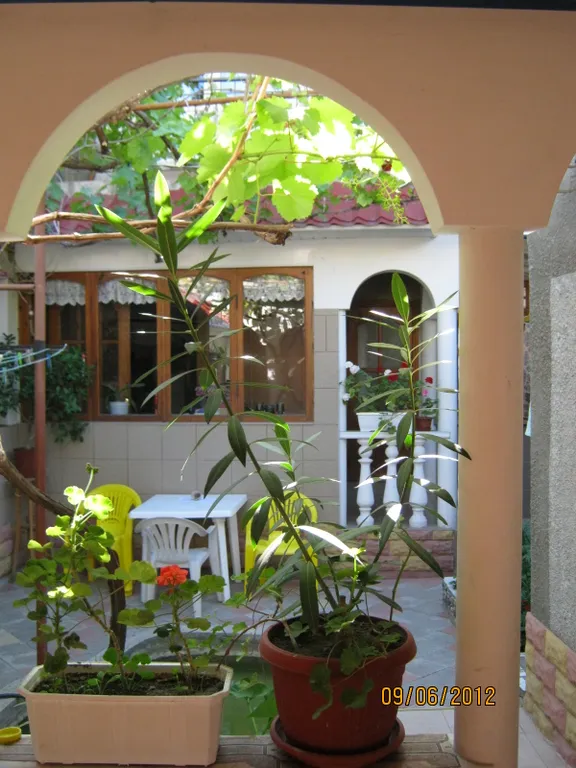 Коттедж с беседкой — аренда посуточно в Евпатория