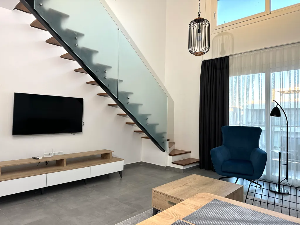 Уникальный лофт на первой береговой линии