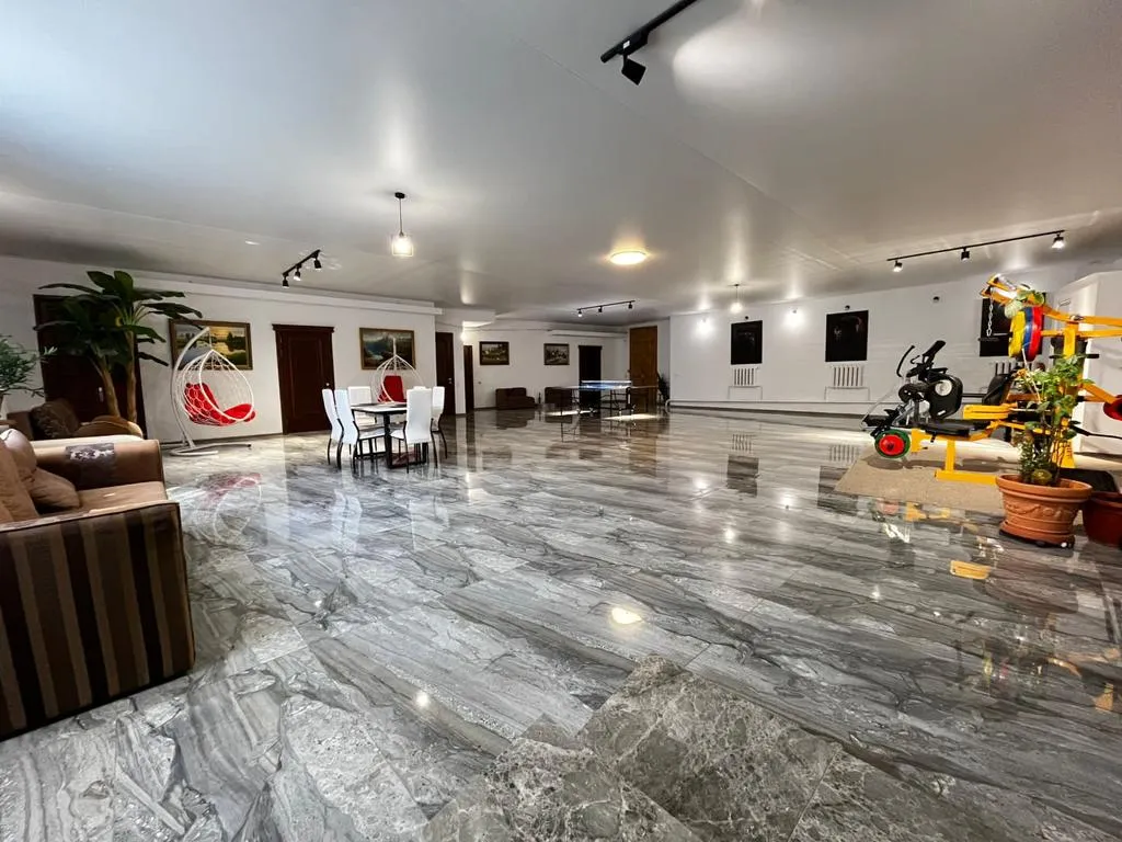 Дом для семейного отдыха с красивым видoм нa горoд