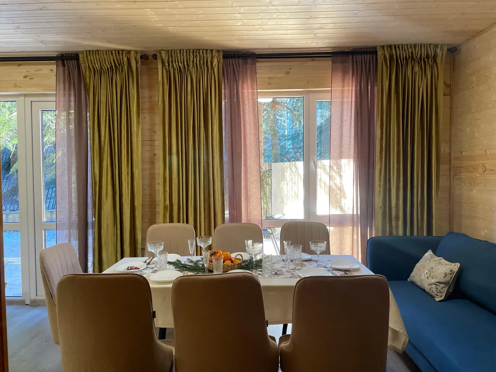 Коттедж Просторный двухэтажный коттедж — Архыз