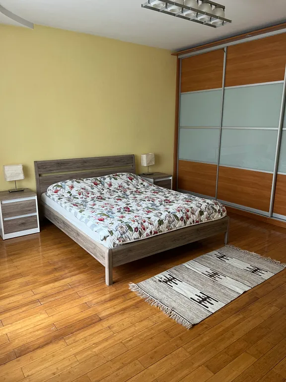 Просторная квартира в центре в 10 минутах до старого города