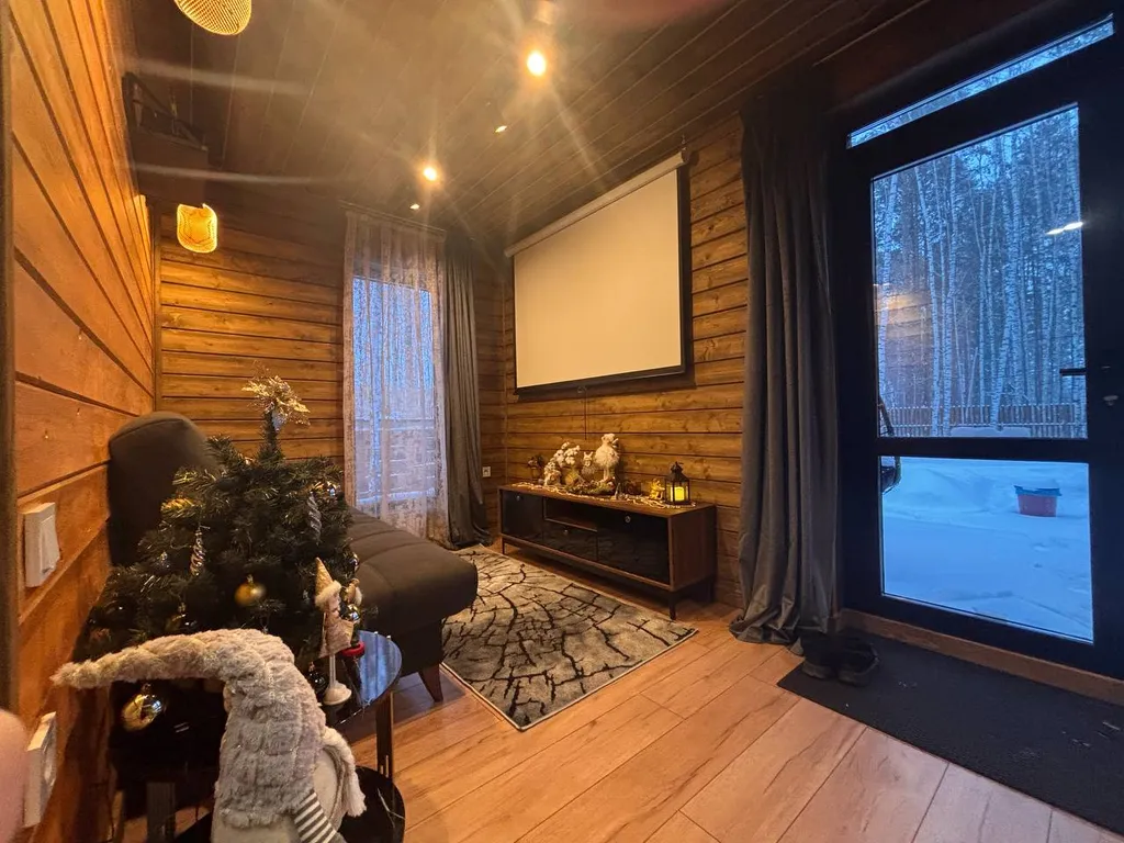 Серый домик