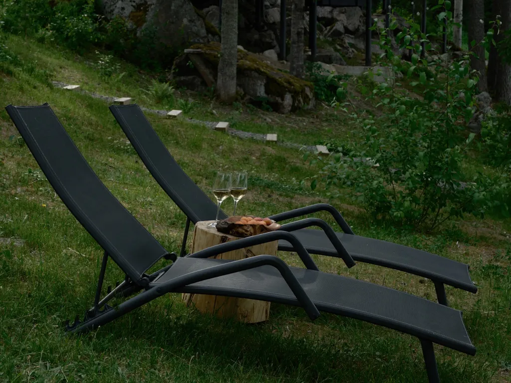 Загородный дом Stockholm с панорамными окнами на берегу реки Вуокса