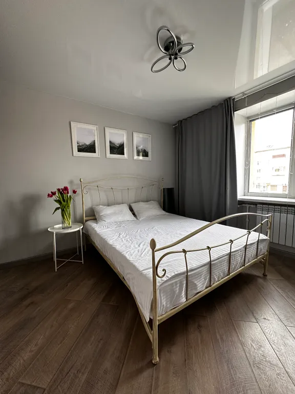 Квартира 2-комнатные апартаменты-студия в центре города — аренда посуточно в Уральск