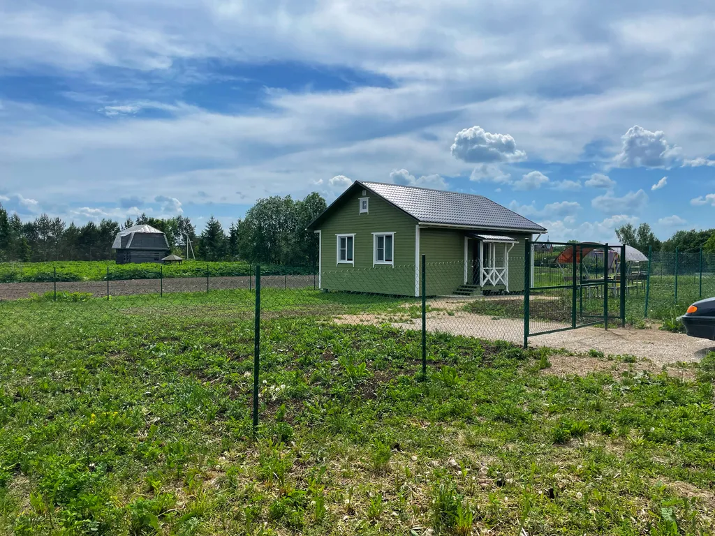 Коттедж Уютный коттедж с видом на озеро Врево — Володарское