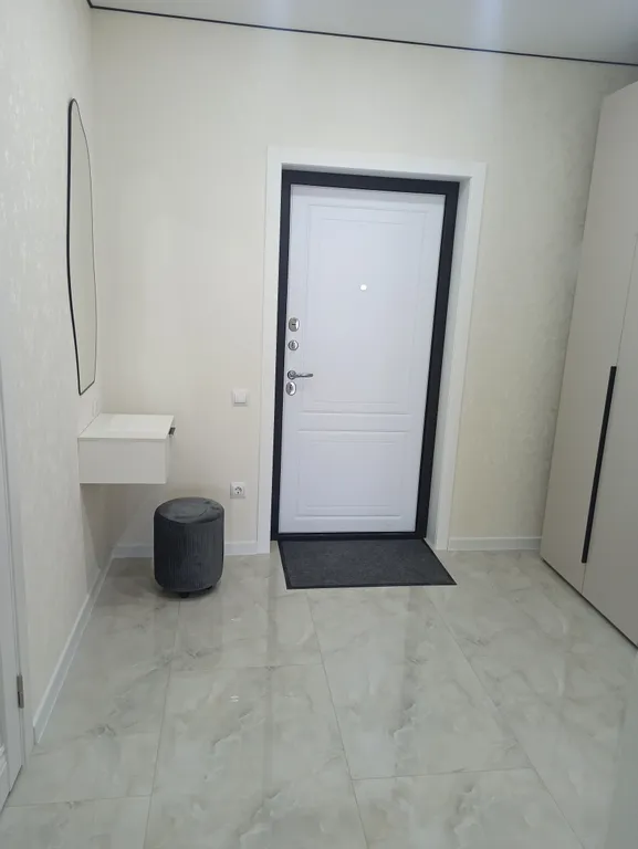 Просторная квартира в новом доме у цветника