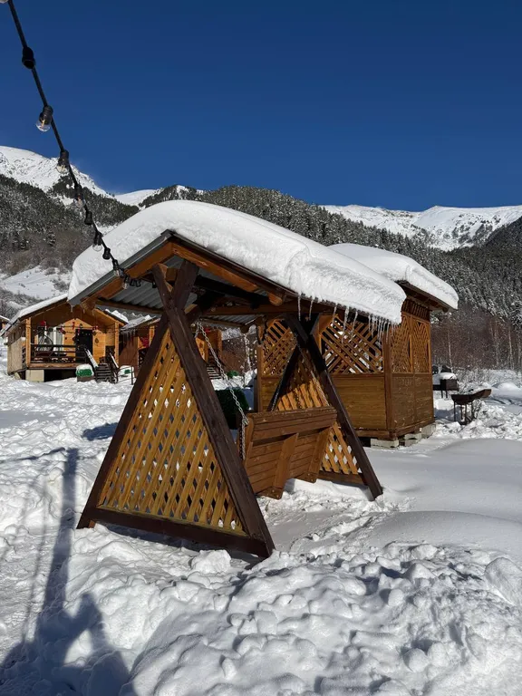 Уютный домик с видом на горы