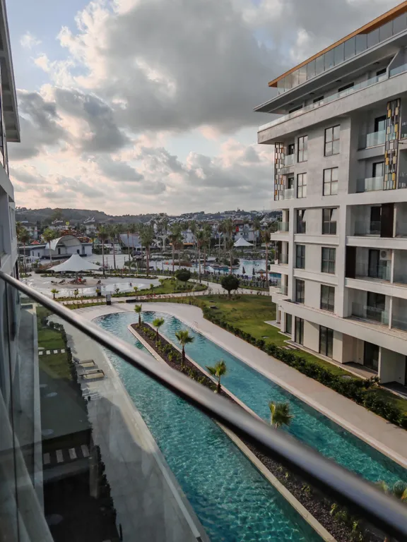 Квартира 1+1 в Azura World c видом на бассейн и аквапарком