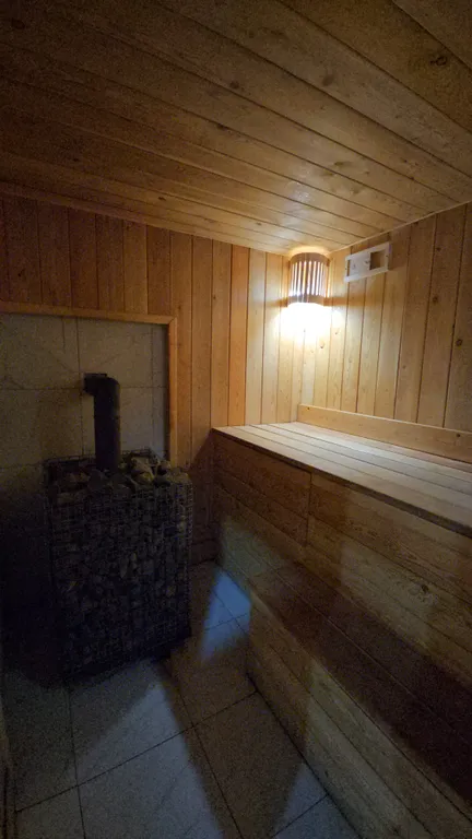 Коттедж Дом на берегу реки с беседкой, пирсом, мангал, купель с подогревом — Краснодар