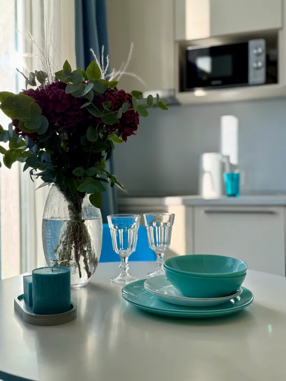 Дизайнерская квартира и бассейн на территории комплекса