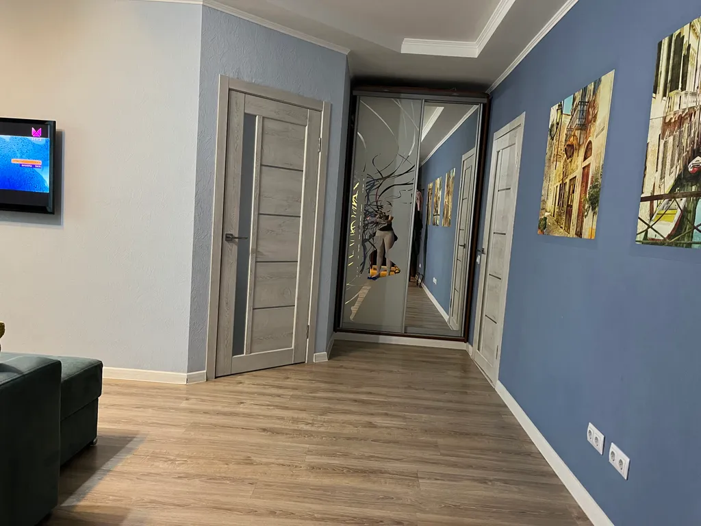 Трешка в центре рядом с ТЦ Галерея