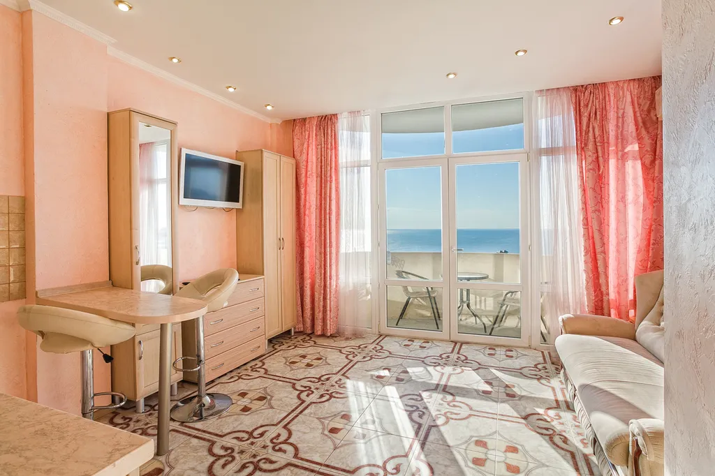 Видовая Квартира-студия на двоих с балконом у моря в Мисхоре