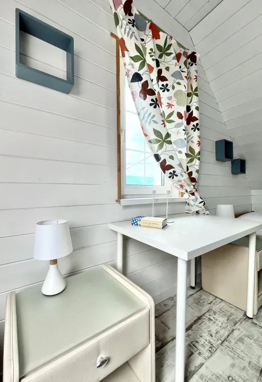 Благоустроенный дом у реки