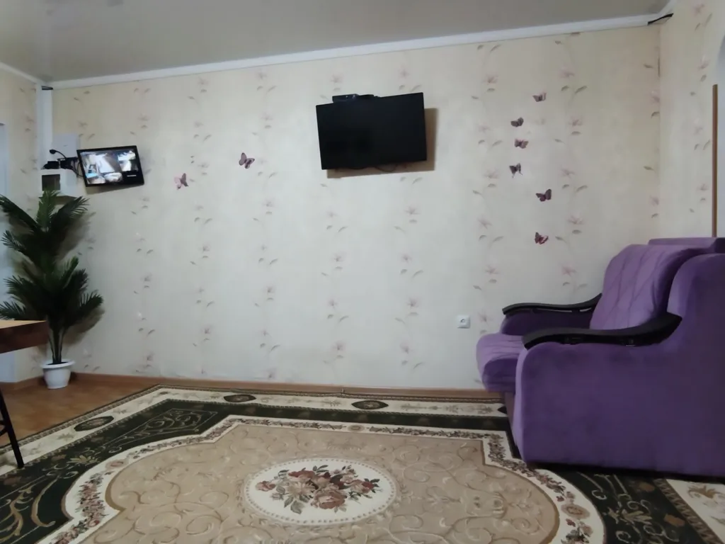 Дом у подножия горы Медовая