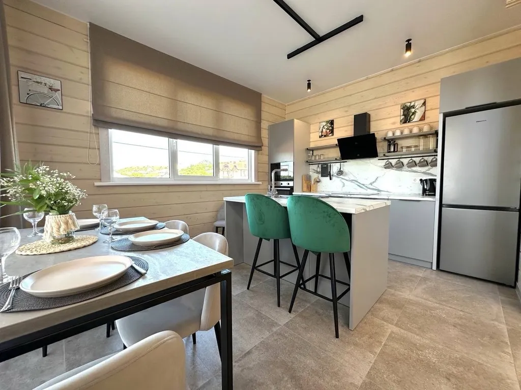 Стильный таунхаус с террасой и теплым бассейном