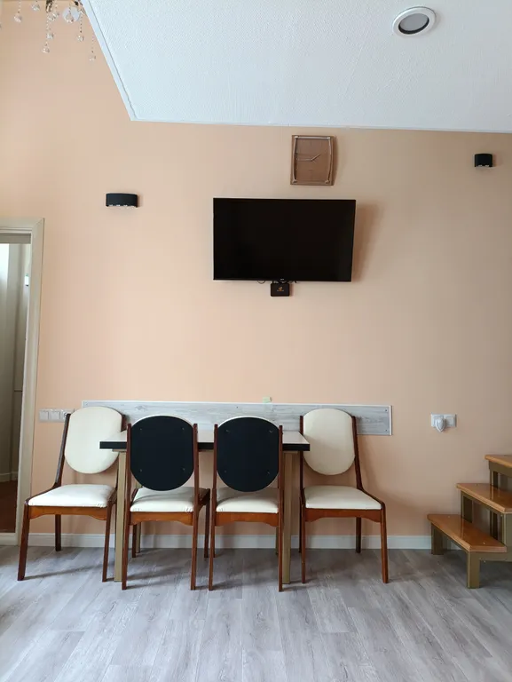 Двухуровневая квартира в центре города с высокими потолками