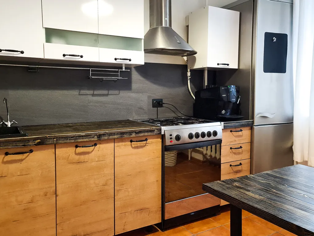 Двухкомнатная рядом с ЯГД и ж/д вокзалом