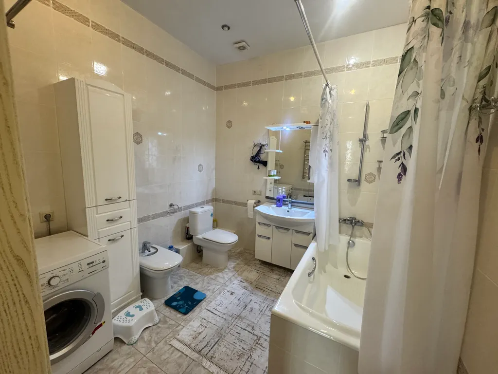 Просторная евродвушка в доме бизнес-класса