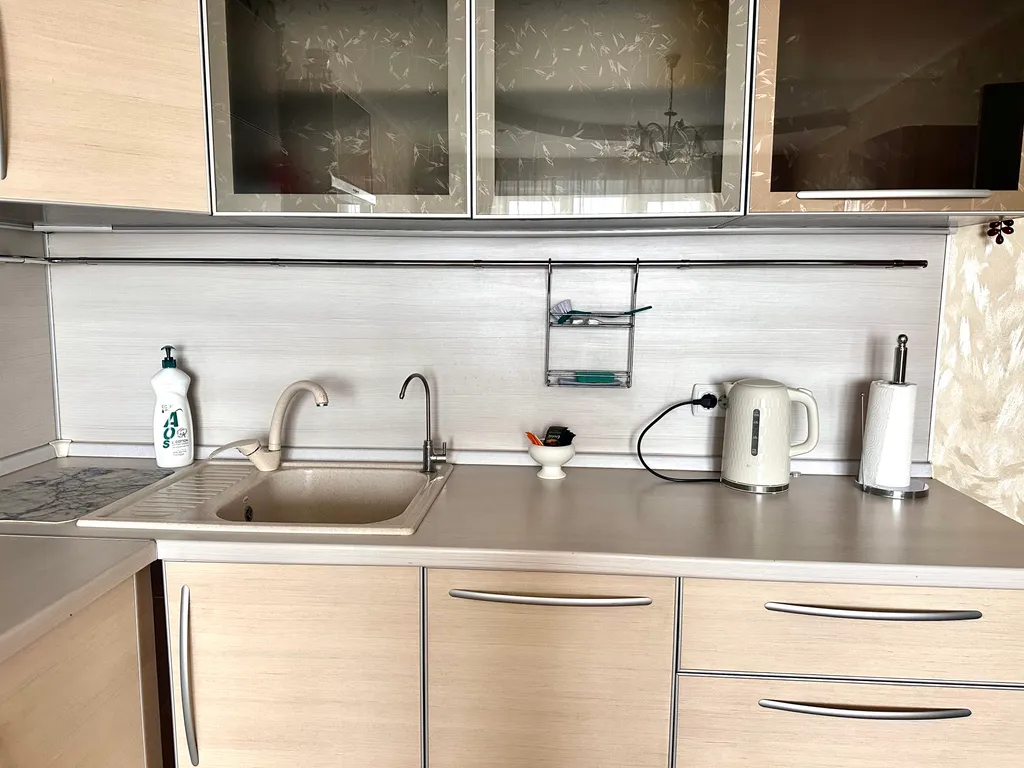 Светлая, уютная 2-комнатная квартира с отдельной детской комнатой