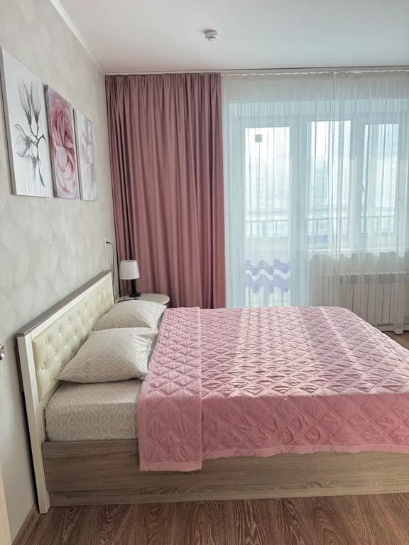 Уютная квартира Академ Риверсайд