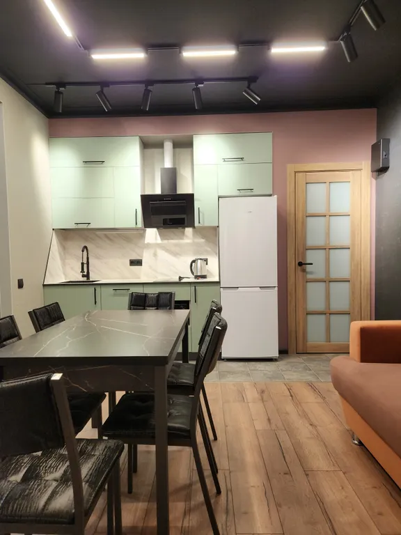 3-комнатная Ламба у озера в центре