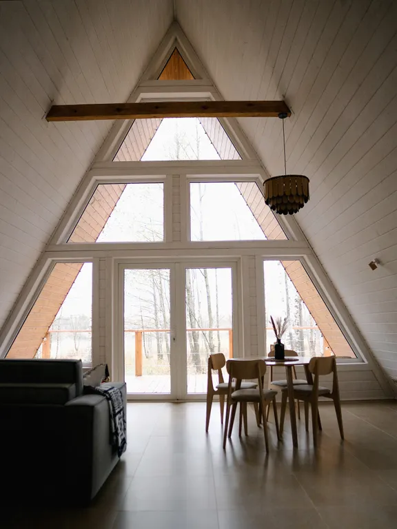 Коттедж Большой треугольный дом 90м2 с завтраком — Куровское