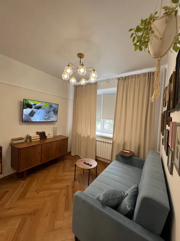 Квартира с современным минимализмом и винтажным шармом — аренда посуточно в Оренбург