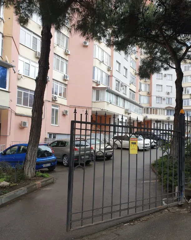 Просторная видовая квартира с кондиционером в 5 минутах от моря