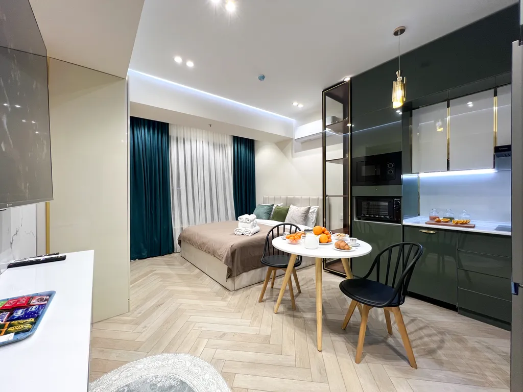 Уютная дизайнерская студия на 16 этаже в ЖК Modera Towers