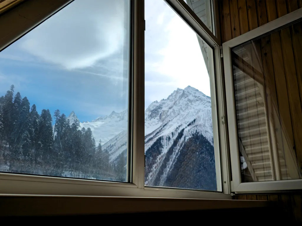 Стандарт мансардный с балконом (две раздельные кровати)