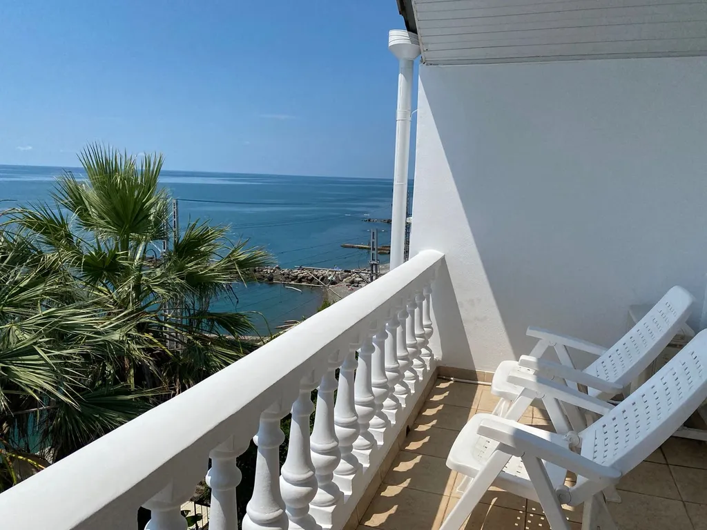 Домик у моря