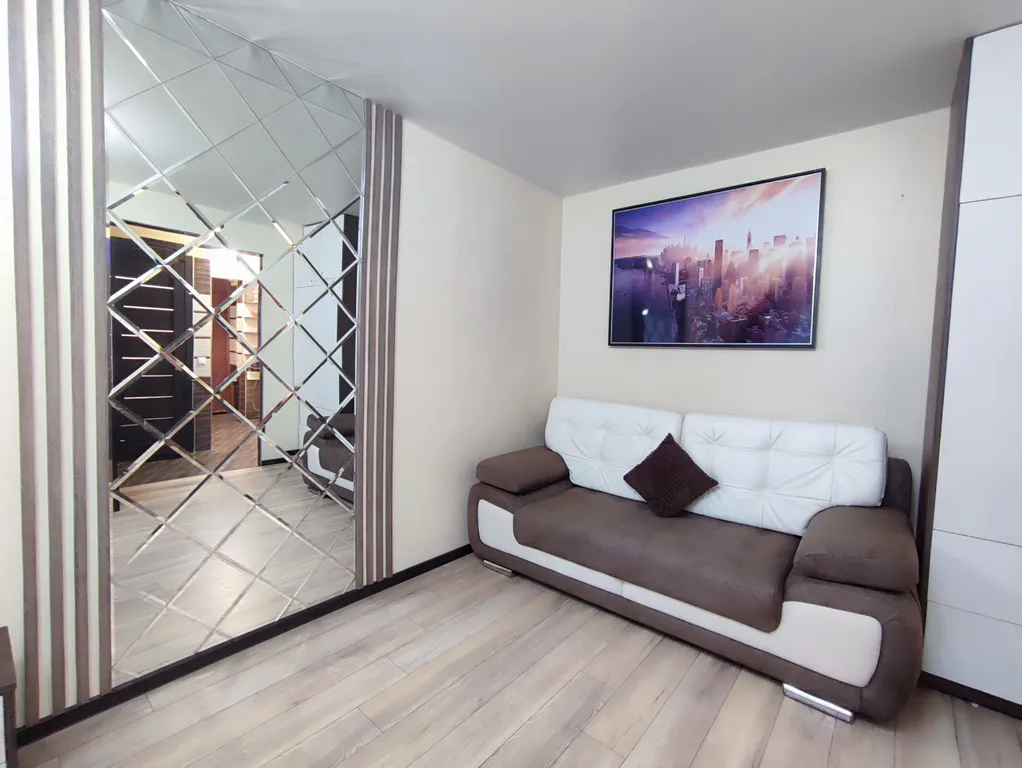 Видовая квартира в самом центре с панорамным видом на Площадь Победы.