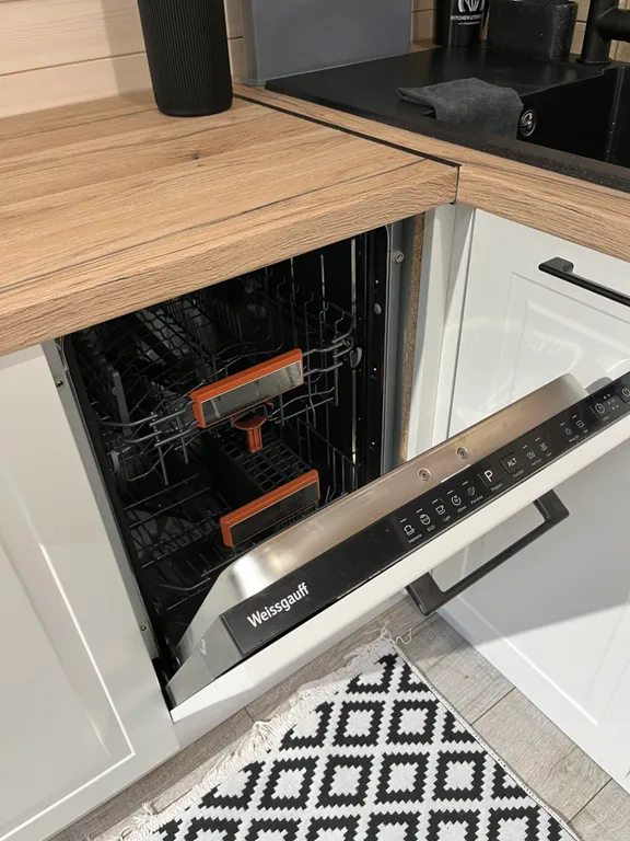 Афрейм с горячей купелью и бассейном