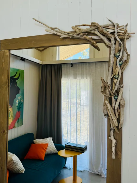 Дом в Абхазии у Черного моря (Му с цветами)