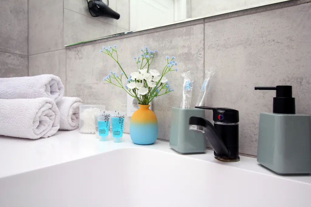 Comfort Gray у метро в центре города