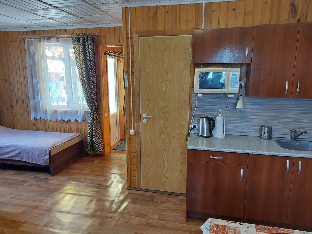 Комфортные домики у озера Дривяты под Замковой горой