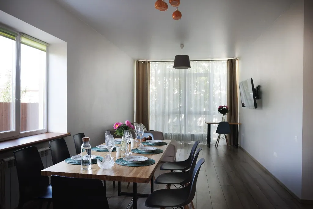 Современный уютный дом с панорамным остеклением