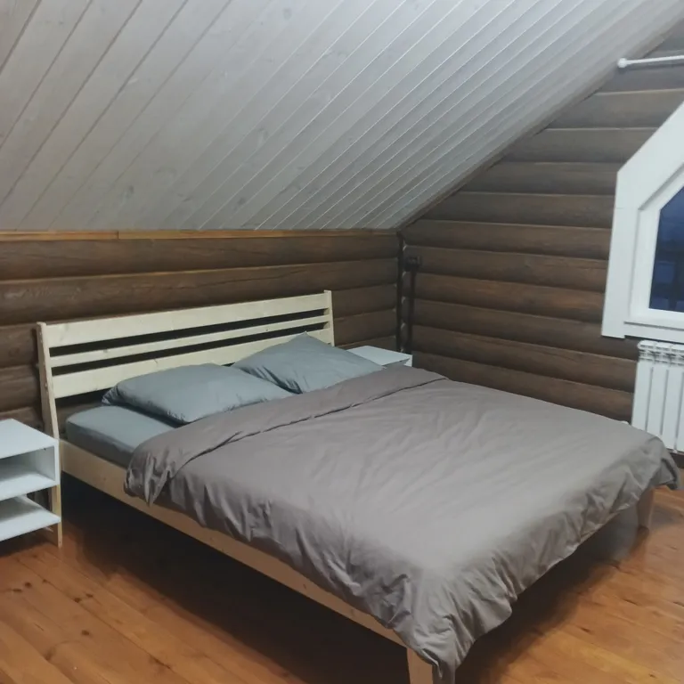 Уютный домик возле озера