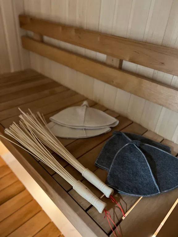 Стильный дом на берегу Ладожского озера с панорамным видом