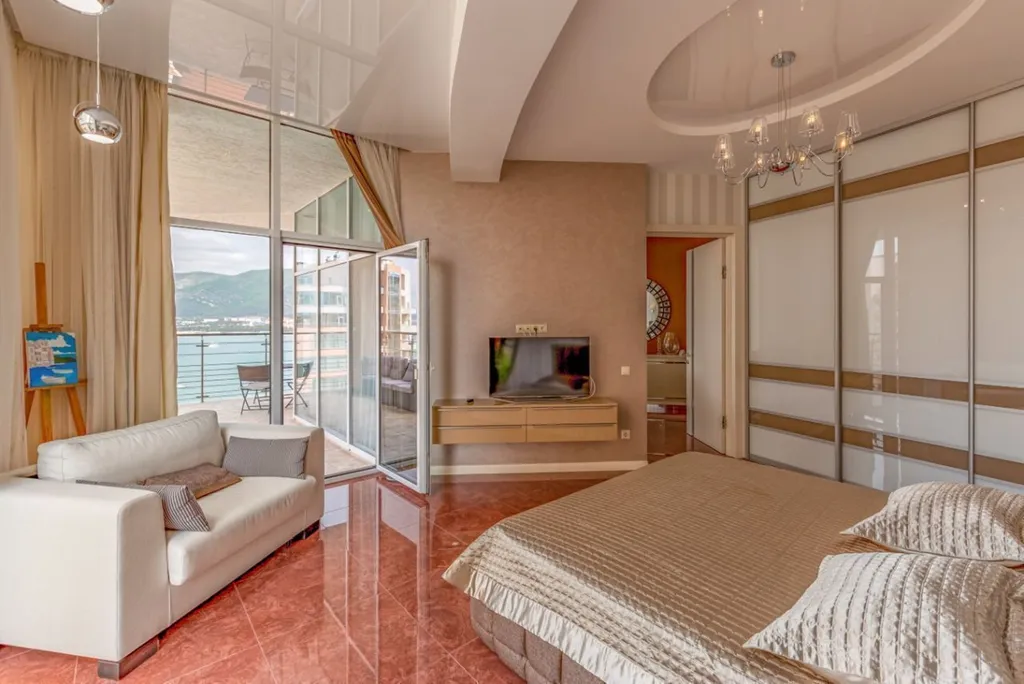 Квартира с террасой и видом на море