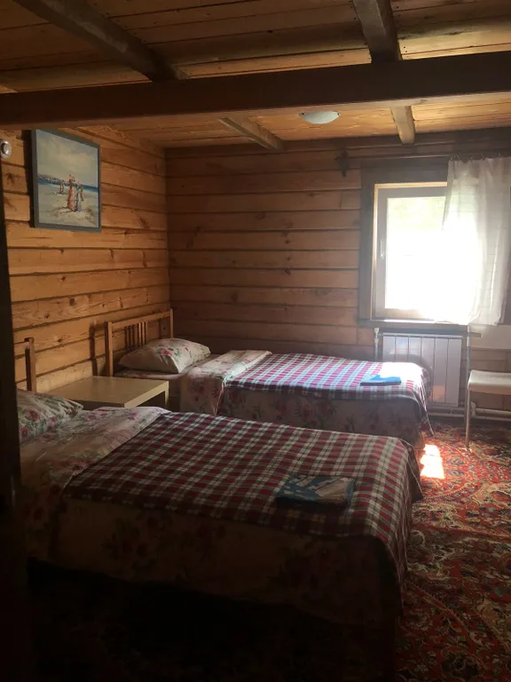 Квартира Комната с видом на лес в уютном доме — аренда посуточно в Ая