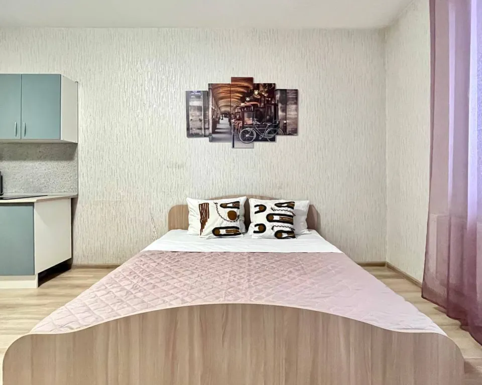 Студия Апарт Гулливер с лоджией в центре